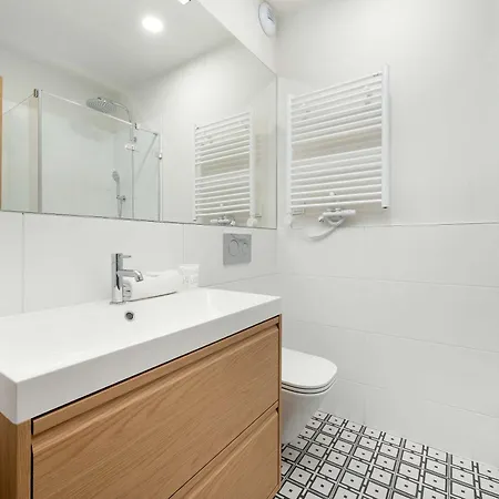 Ksiecia Witolda 60 Stylowy Apartament W Klimatycznym Budynku By Renters Premium Wrocław